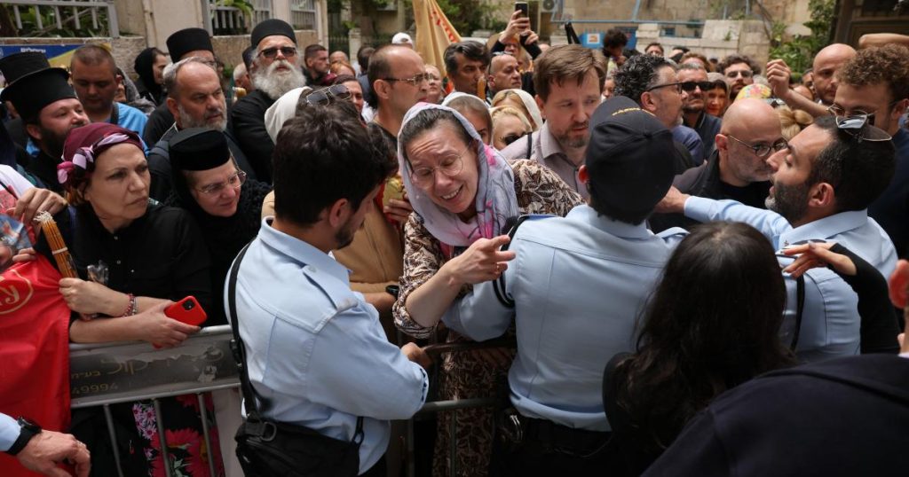 قوات الاحتلال تحوّل القدس إلى “ثكنة عسكرية”