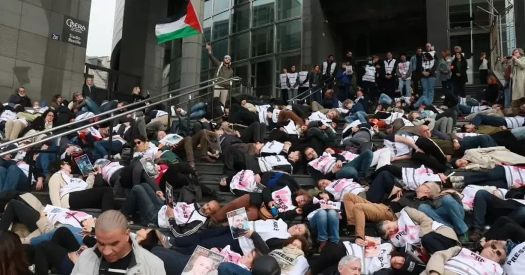 مئات المتظاهرين في فرنسا يحتجون على استشهاد الصحفيين في غزة