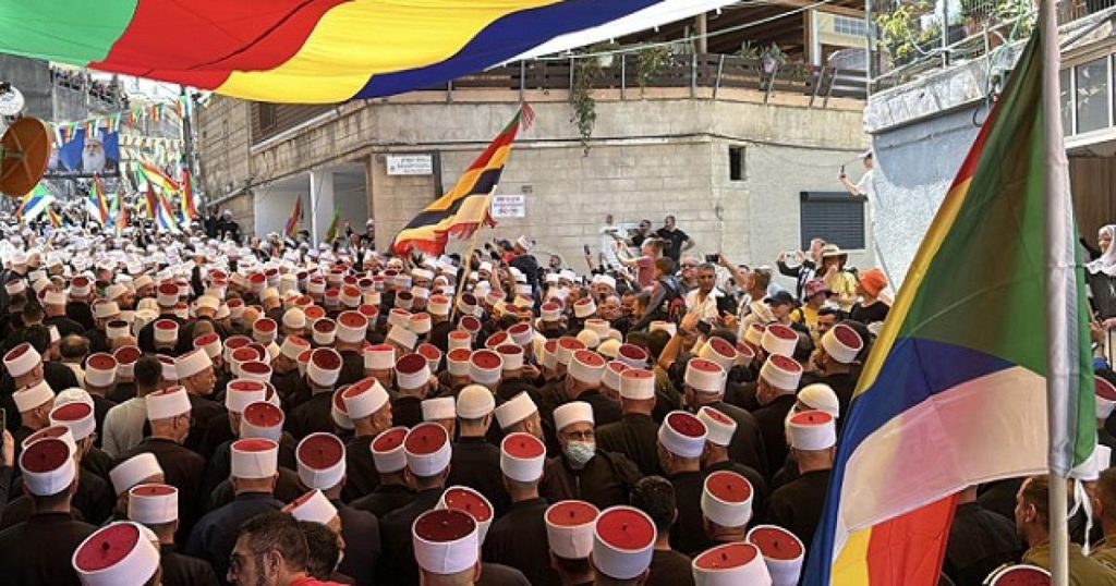 بموافقة كاتس: 600 رجل دين درزي من سورية يزورون مقام النبي شعيب الجمعة