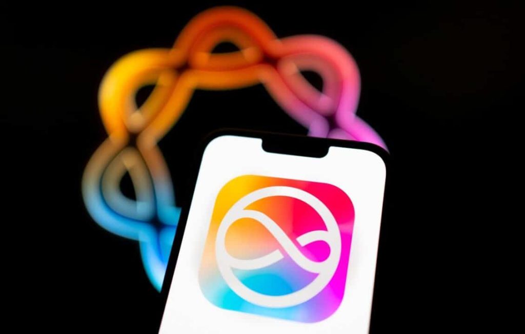 آبل تُعيد هيكلة فريق سيري لتسريع تطوير مزايا الذكاء الاصطناعي