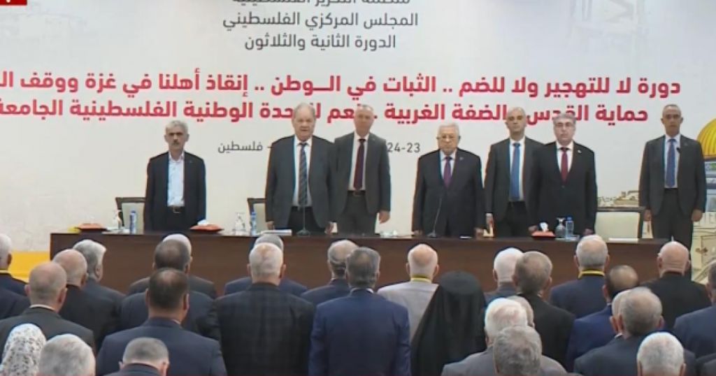 الرئيس عباس يُطالب “حماس” بتسليم الأسلحة للسلطة وإطلاق سراح الأسرى