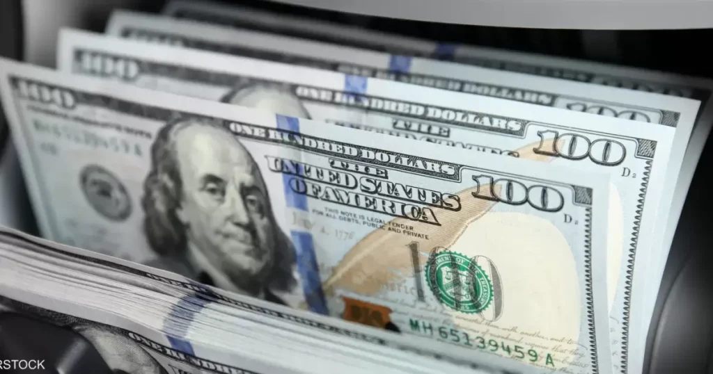 سعر صرف الدولار والدينار مقابل الشيكل اليوم الأربعاء