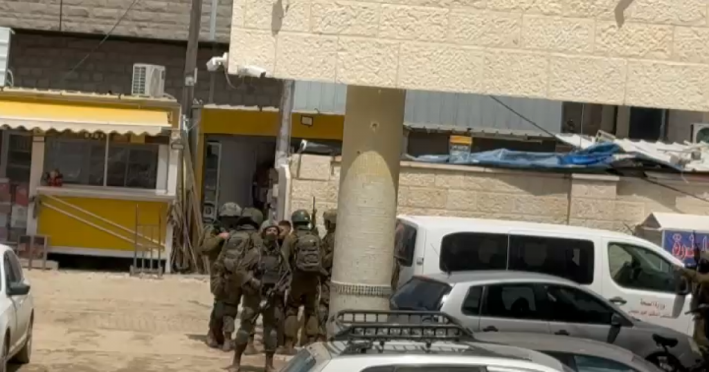 قوات الاحتلال تقتحم مستشفى جنين الحكومي وتعتقل فتى