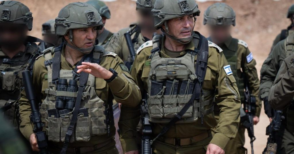 بالصور: “زامير” يُجري جولة ميدانية شرق غزة ويصادق على خطط عملياتية