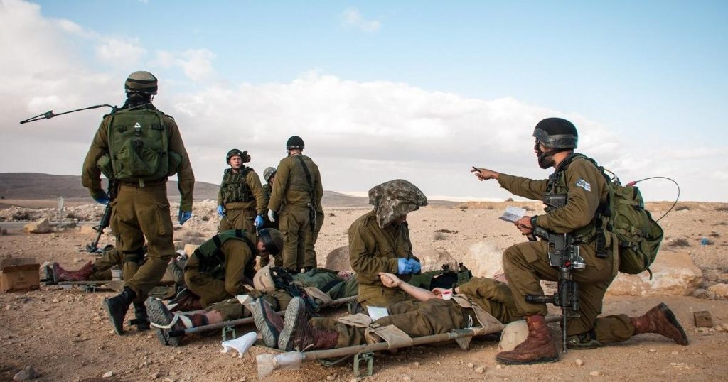 إصابة جندي إسرائيلي إثر انفجار لغمٍ عرضي قرب الحدود مع لبنان