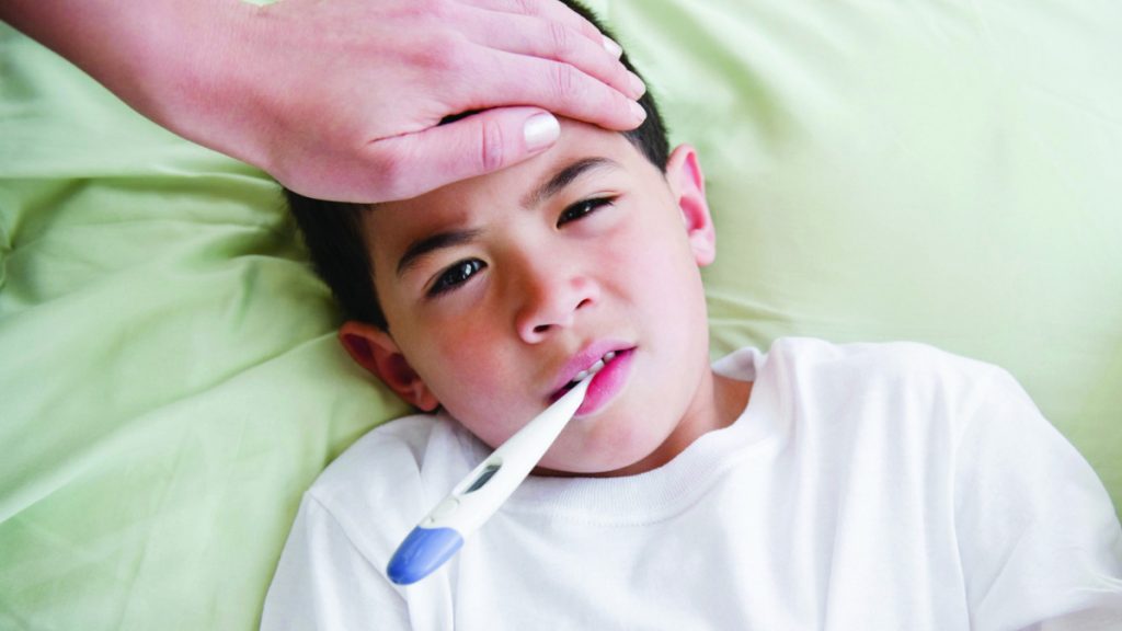 7 أسباب لـ «حمى الأطفال» المتكررة.. و4 حالات تستدعي فحصاً مناعياً
