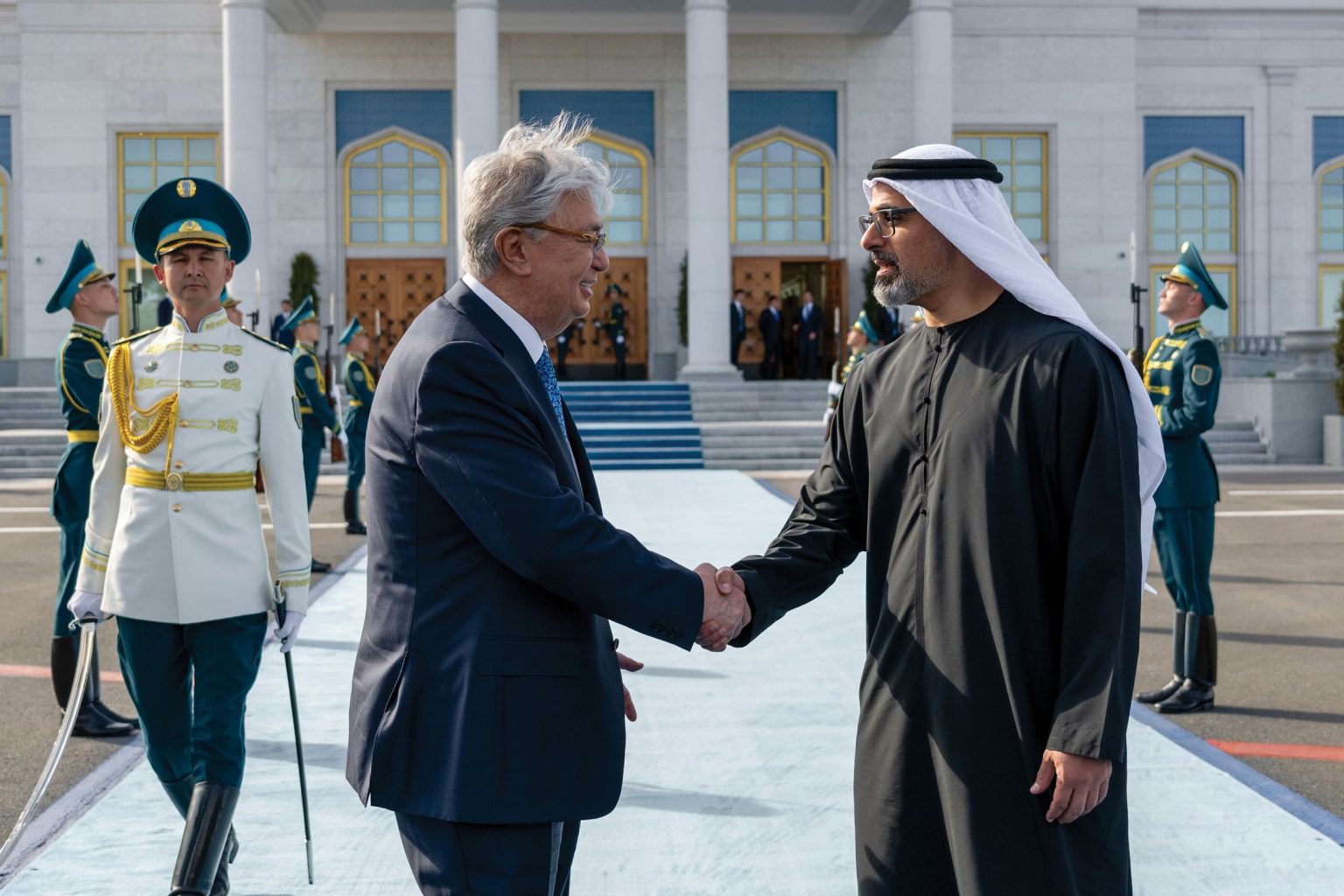 ولي عهد أبوظبي يختتم زيارة رسمية إلى كازاخستان