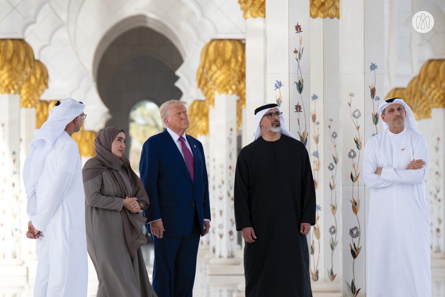 يرافقه خالد بن محمد بن زايد.. ترامب يزور جامع الشيخ زايد الكبير في أبوظبي