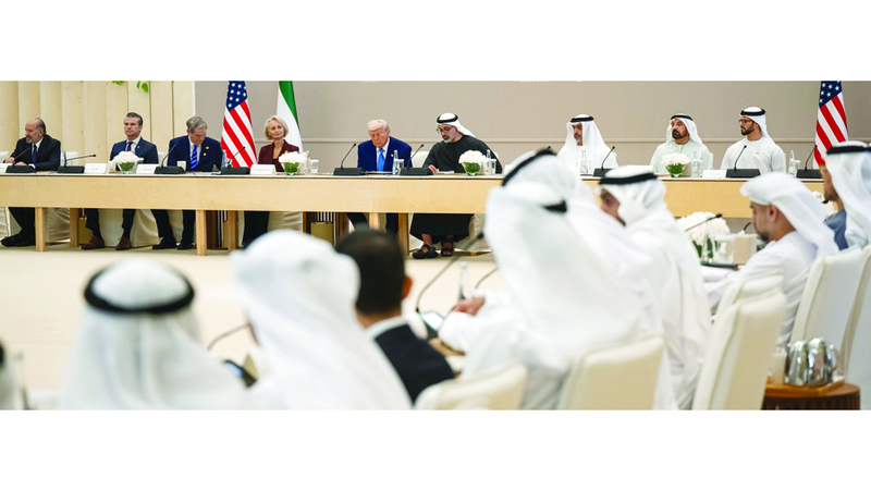 خالد بن محمد وترامب يشهدان حوار الأعمال الإماراتي الأميركي