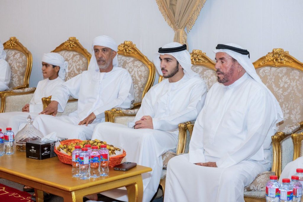 محمد بن راشد بن محمد يقدم واجب العزاء في وفاة عيسى علي بن بدر العليلي