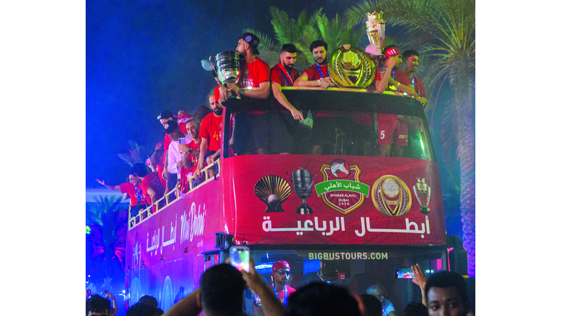 شباب الأهلي «عملاق الموسم»