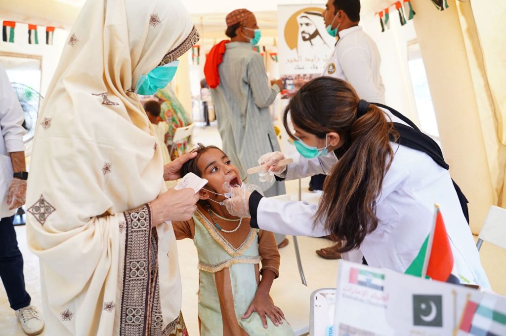 عيادات قلب إماراتية متنقلة تجوب قرى باكستان لتقديم رعاية صحية متكاملة