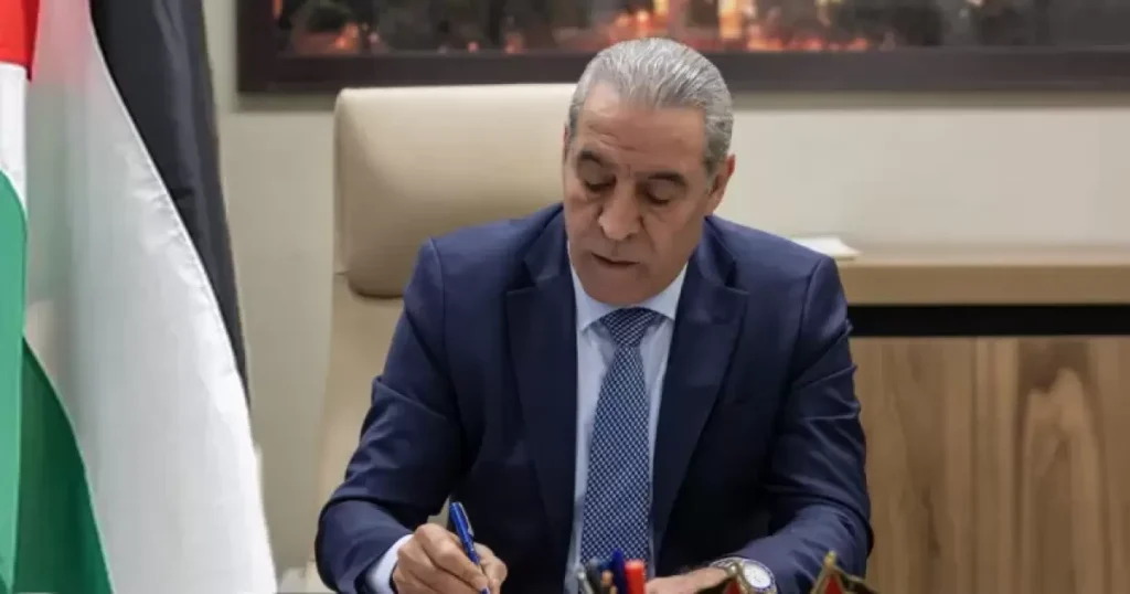 حسين الشيخ يصل الدوحة لبحث ملفات مشتركة أبرزها قطاع غزة