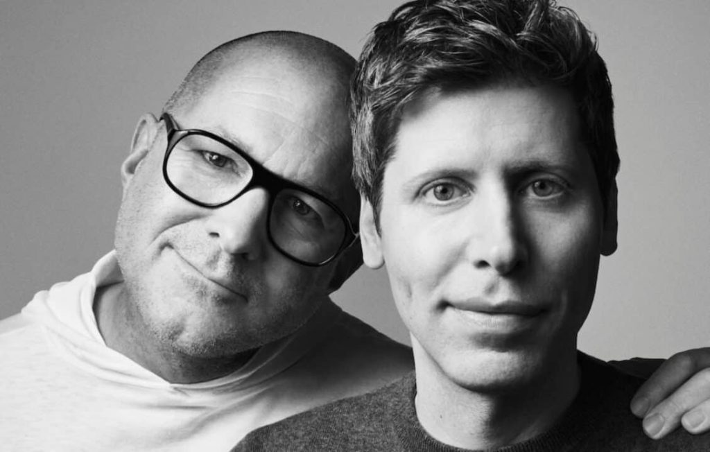 OpenAI تستحوذ على شركة “io” لتصميم الأجهزة الذكية