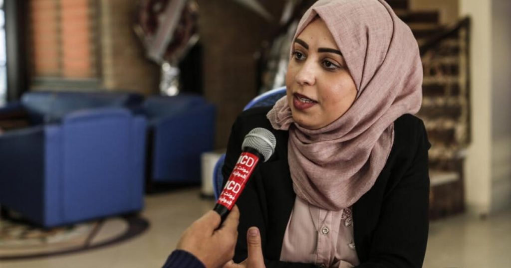 وفاة الصحفية هاجر حرب بعد صراع المرض في غزة