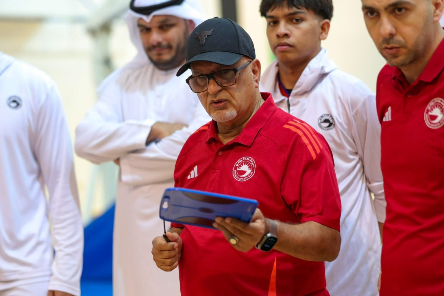 عبد الحميد إبراهيم باقٍ مع «سلة الشارقة» لموسم جديد