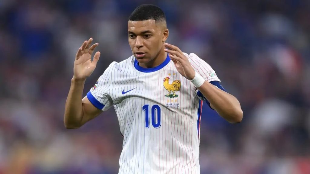 انقلاب على مبابي في غرفة ملابس منتخب فرنسا