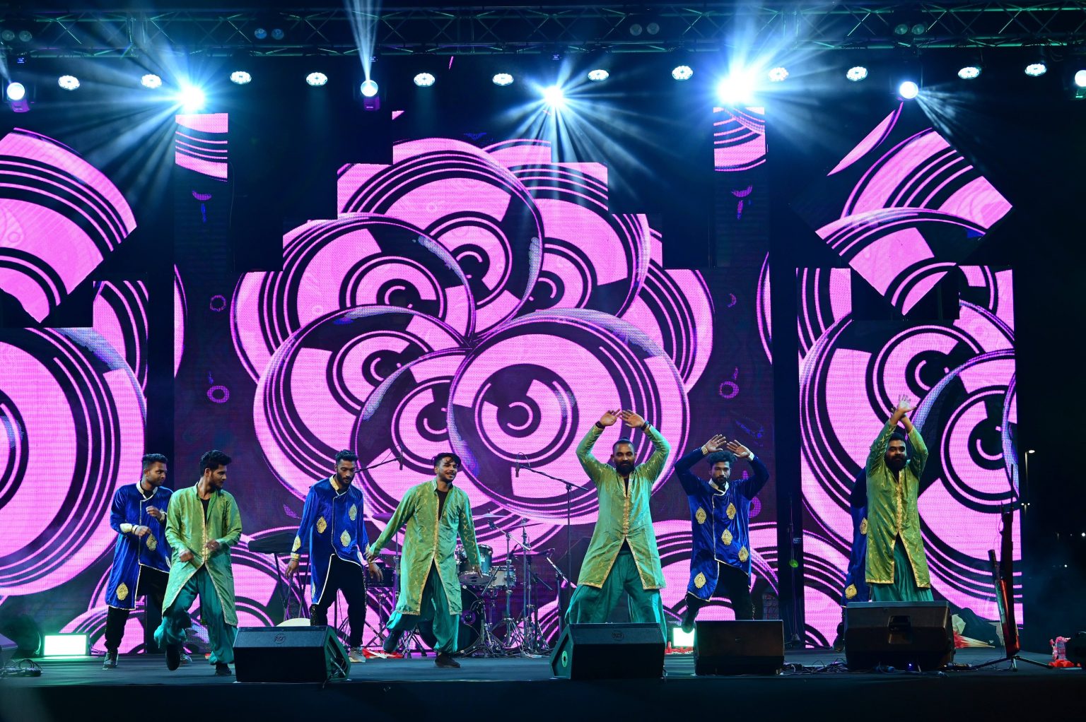 فعاليات ترفيهية وسحوبات على جوائز قيّمة للعمال في 10 مناطق على مستوى الدولة