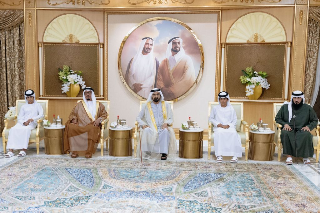 محمد بن راشد يستقبل المهنئين بعيد الأضحى المبارك