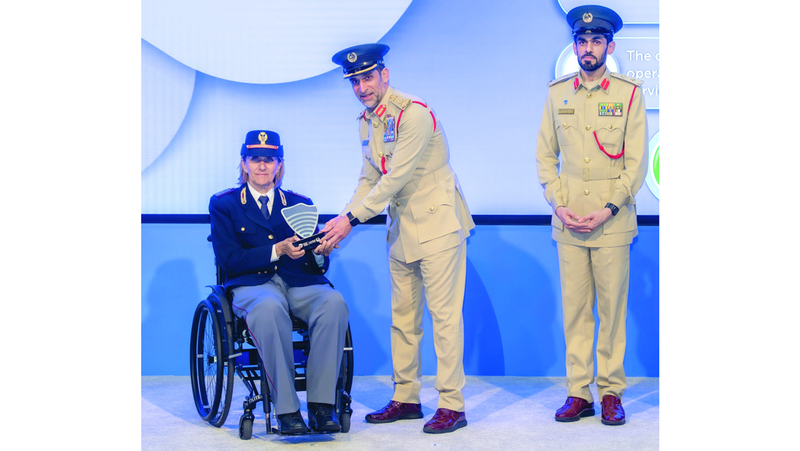 ضابط إيطالية تلهم العالم من دبي