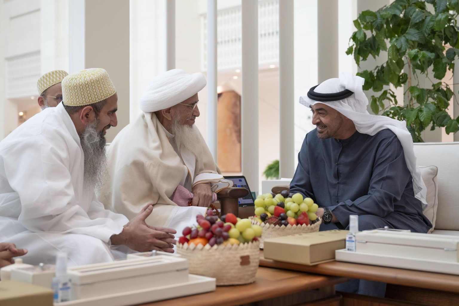 رئيس الدولة يستقبل سلطان طائفة البهرة