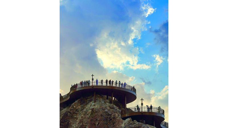 إطلالة على جبال حتا ووديانها