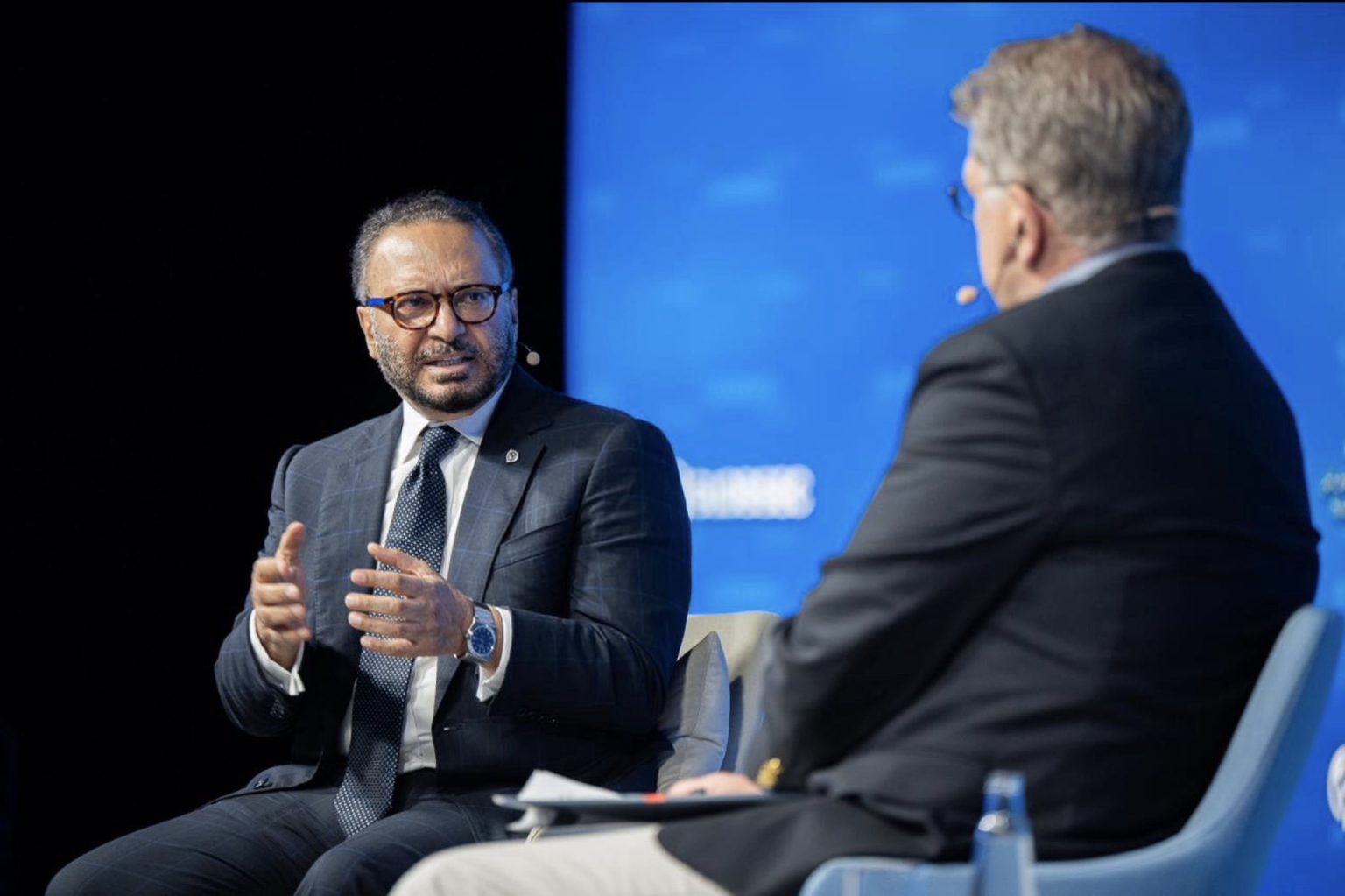 قرقاش: نجدد تأكيد إدانة الإمارات للهجوم الإسرائيلي على إيران.. ونتمسك بالدبلوماسية لا الحرب