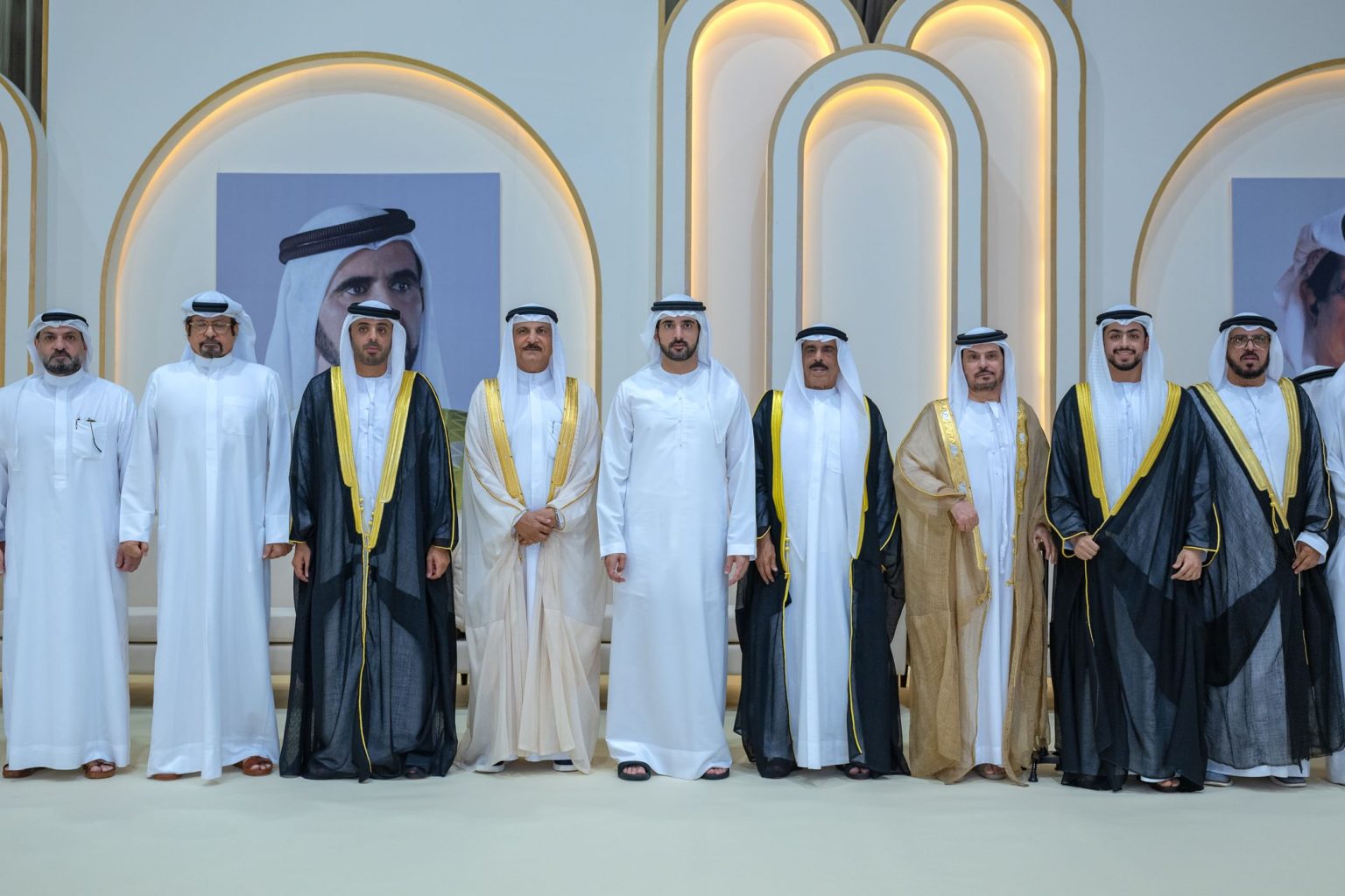 حمدان بن محمد يحضر أفراح النعيمي والقمزي والشامسي