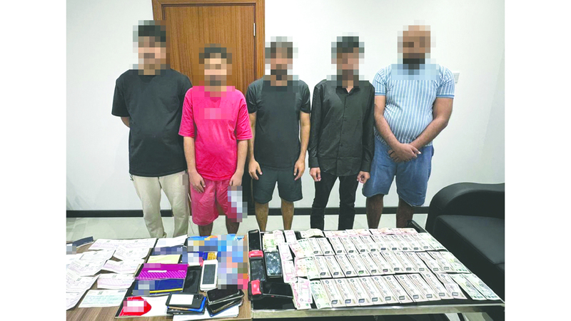 ضبط عصابة إلكترونية استولت على بيانات بنكية عبر روابط وهمية