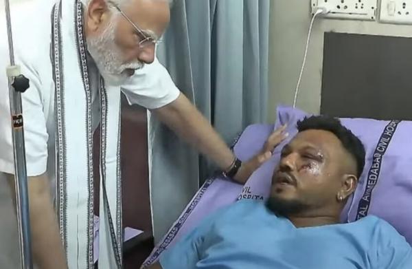 الناجي الوحيد من تحطم الطائرة الهندية يروي تفاصيل خروجه ماشياً على قدميه !