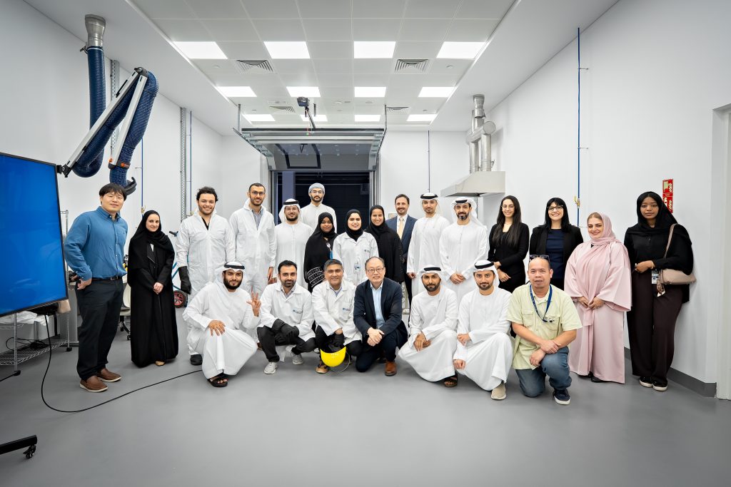 “الإمارات للفضاء” وجامعة خليفة تبدآن تشغيل أول نظام دفع مستدام لقمر اصطناعي مصغر يتم تطويره في الدول