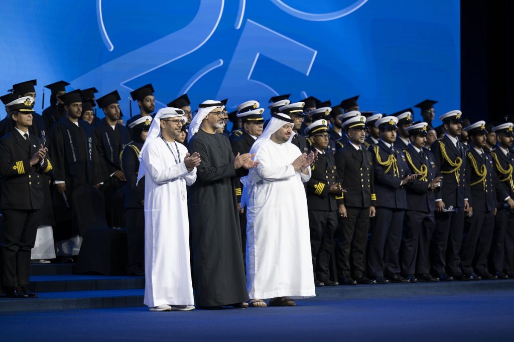 خالد بن محمد بن زايد يشهد حفل تخريج الدفعة الأولى من أكاديمية أبوظبي البحرية