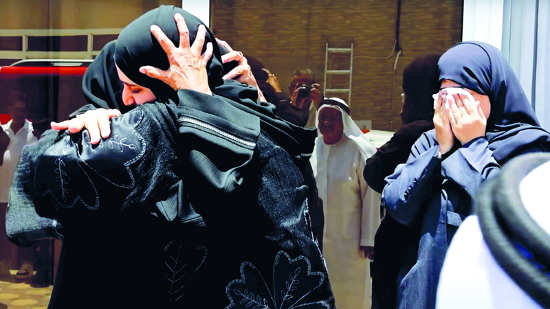 سريلانكية تلتقي عائلة إماراتية عملت لديها قبل 40 عاماً