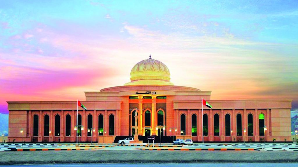 امرأة تلجأ إلى المحكمة بعد تهديد بـ «زوجة ثانية» تشاركها السكن