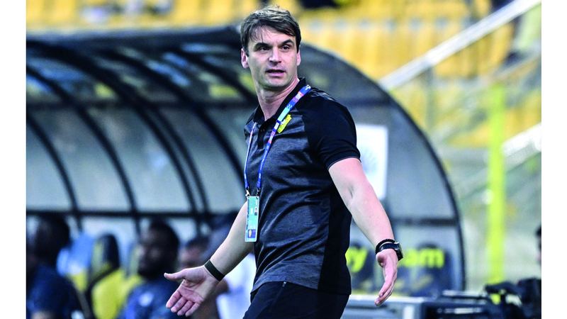 4 تحديات تنتظر ميلوش مع الشارقة أبرزها «ملف الأجانب»