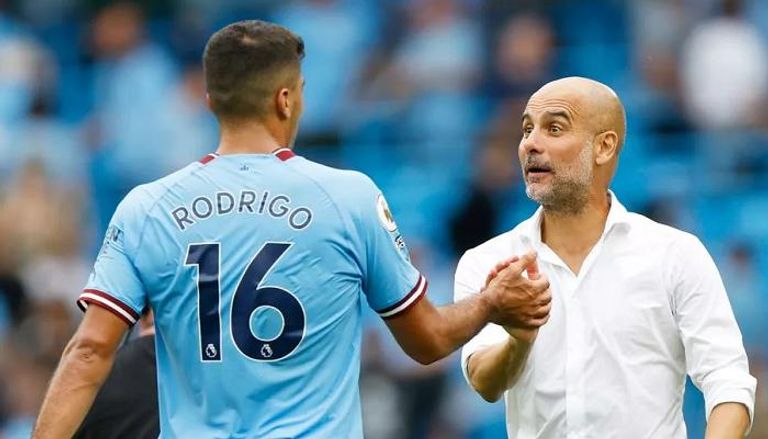غوارديولا يكشف موقف رودري وستونز من المشاركة أمام العين