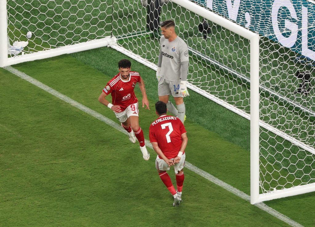 الأهلي يهدر انتصاراً تاريخياً على بورتو.. ويودع المونديال