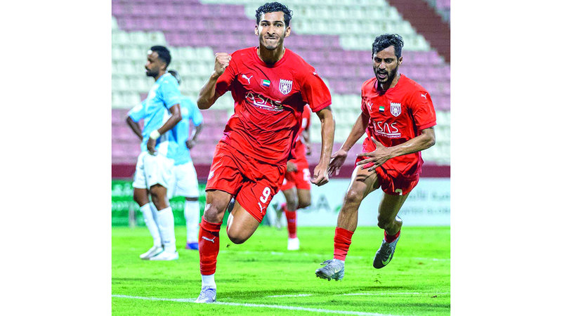 الفجيرة يُجدّد عقد الهداف الفرنسي بن بشير لموسمين