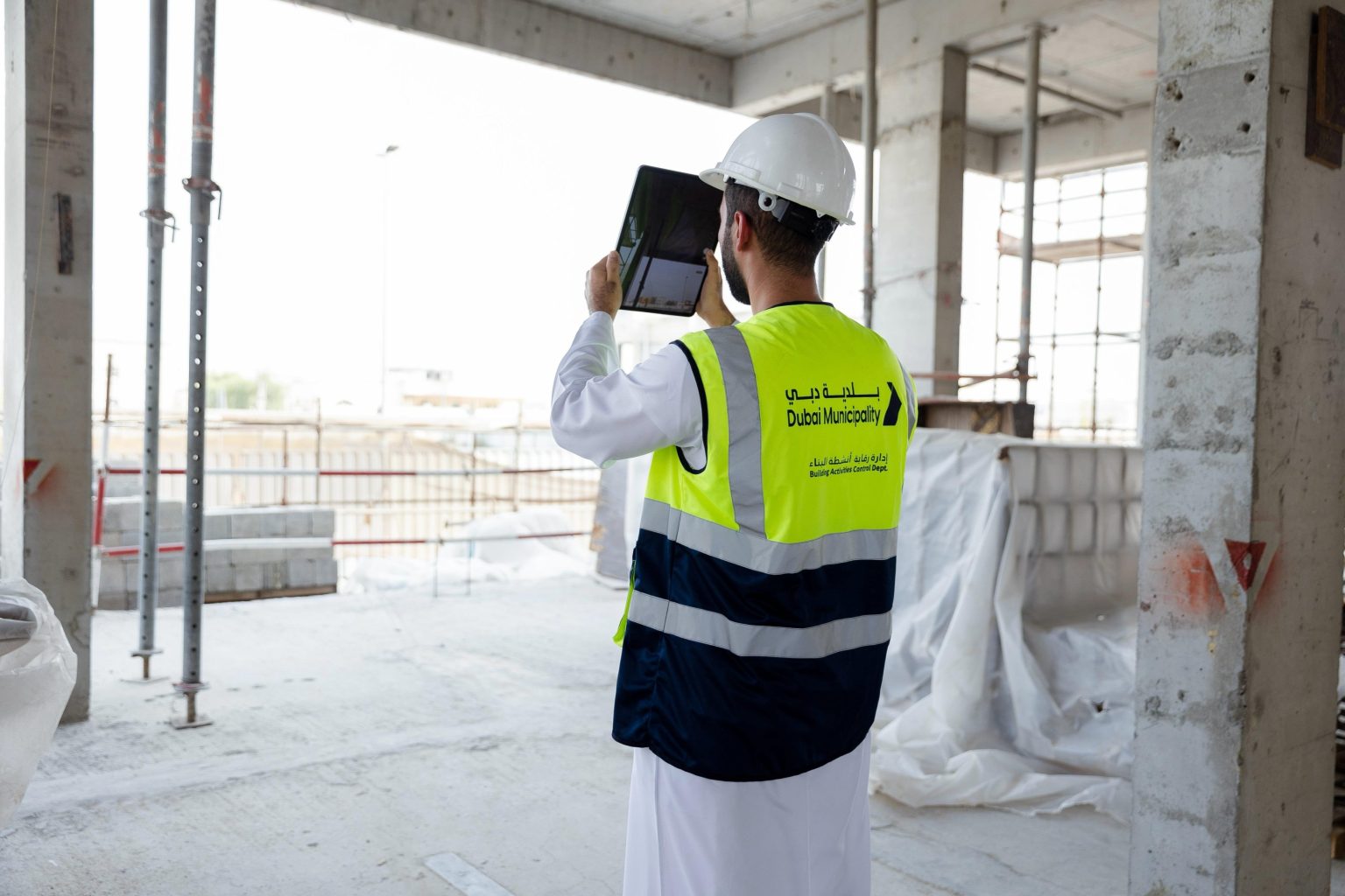 “بلدية دبي” توقف مكتبين استشاريين هندسيين بسبب مخالفات مهنية