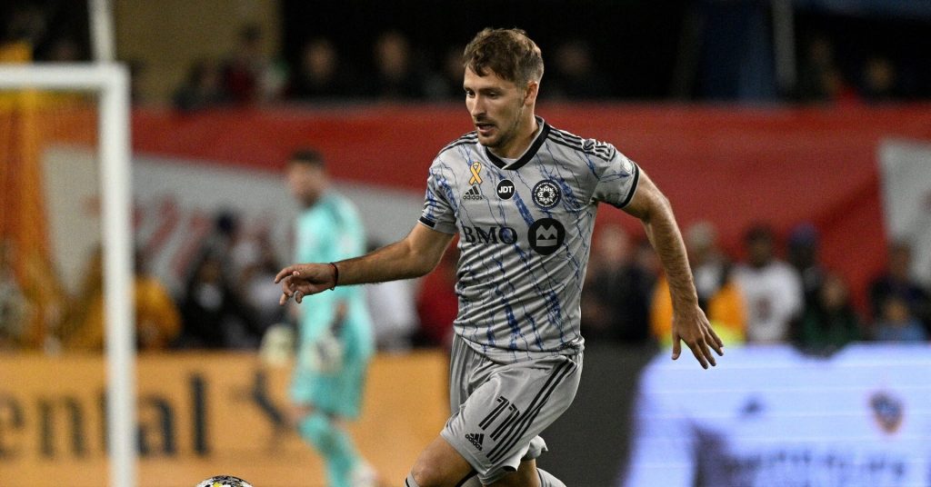 الوحدة ينافس ريفر بليت الأرجنتيني على ميليفيتش