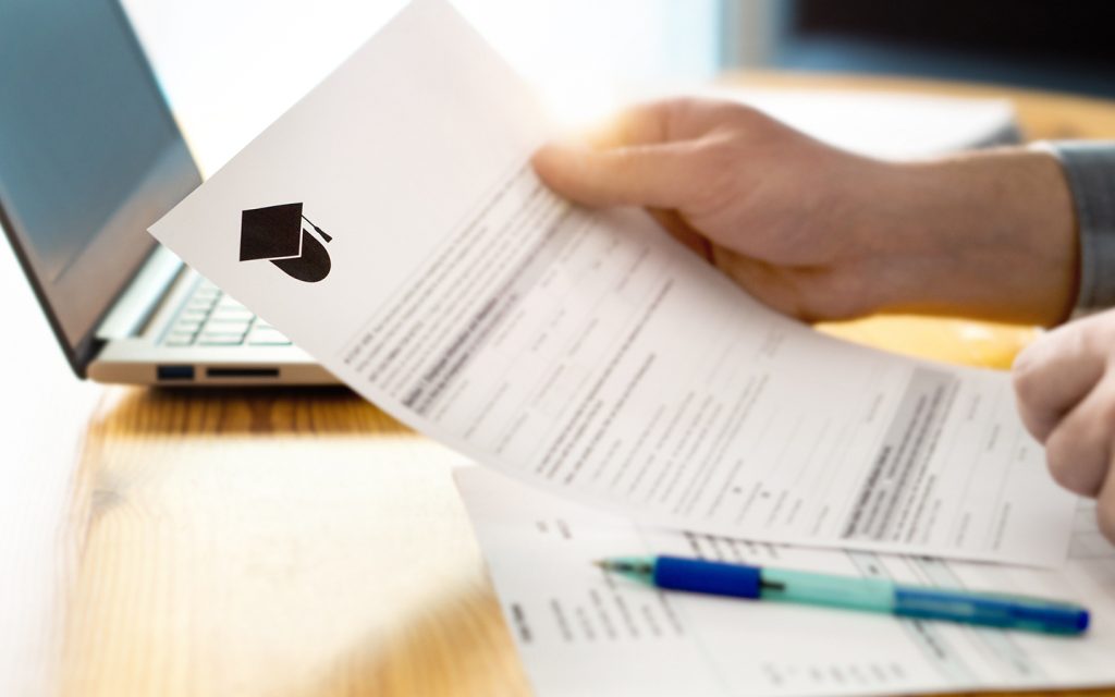 تعرف إلى .. آليات استخراج شهادة الثانوية وتوثيقها داخل الدولة وخارجها