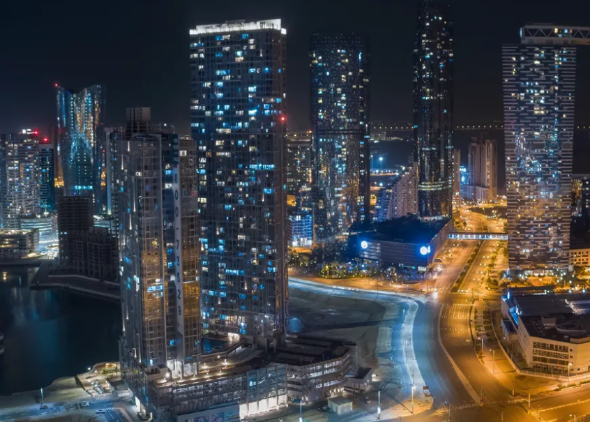 نمو عدد سكان أبوظبي بنسبة 7,5% في 2024