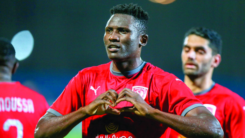 المهاجم الكيني أولونغا يقترب من النصر