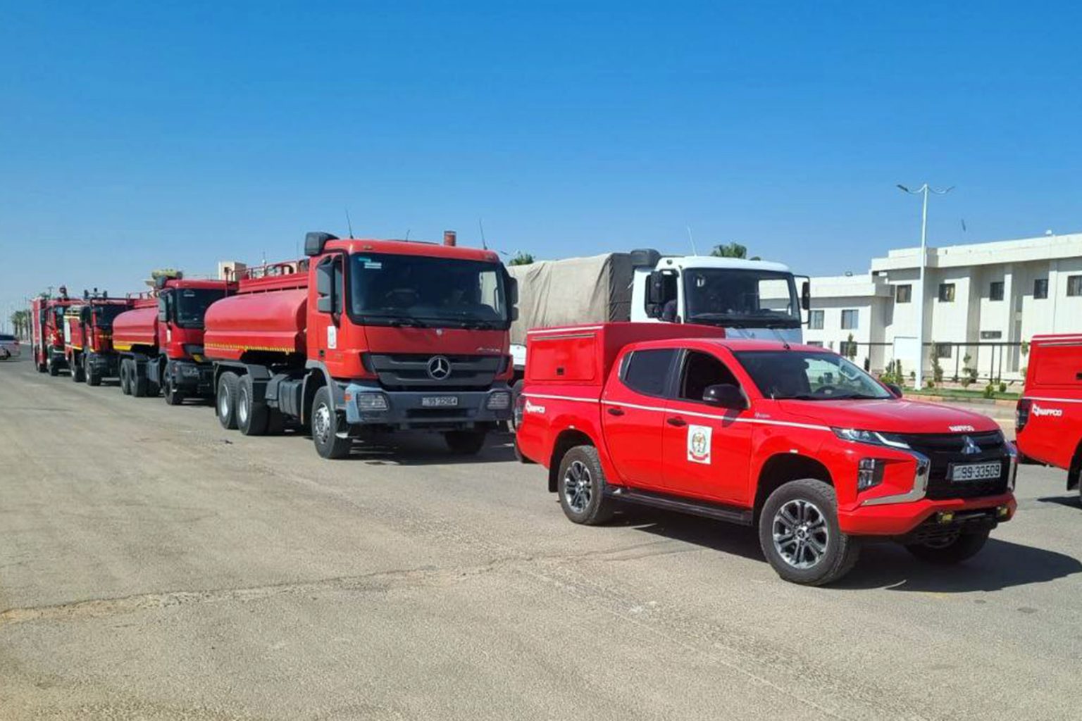 الدفاع المدني الأردني والتركي يشاركان في إخماد حرائق الساحل السوري
