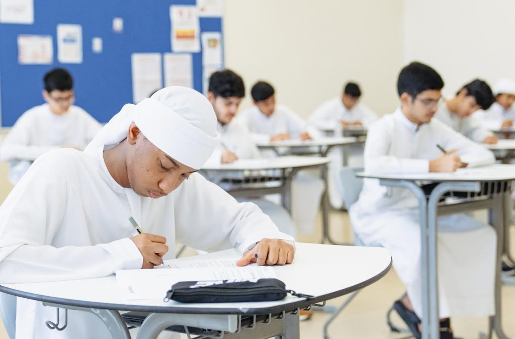 ملفات خريجي الثانوية “متاحة” في إدارات المدارس حتى الجمعة القادمة