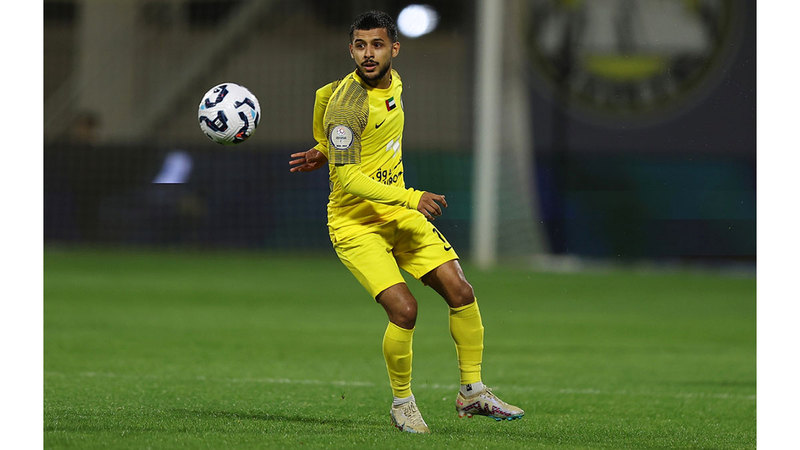 كلباء يتفق مع شباب الأهلي لشراء ورقة مهدي قايدي