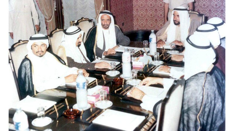زايد والمؤسسون.. بُناة دولة الوحدة والتكامل والتضامن
