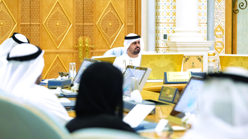 ذياب بن محمد: الإمارات تواصل رسالتها الإنسانية بتنمية المجتمعات المُحتاجة في العالم