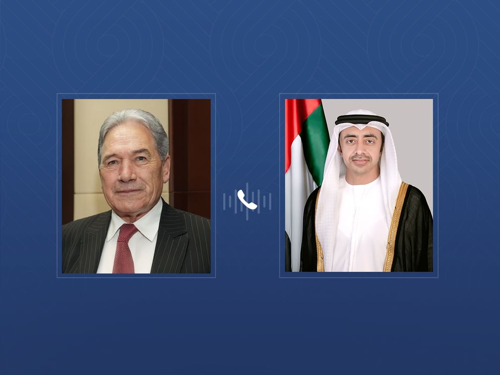 عبدالله بن زايد ووزير خارجية نيوزيلندا يبحثان هاتفيا تعزيز العلاقات الثنائية