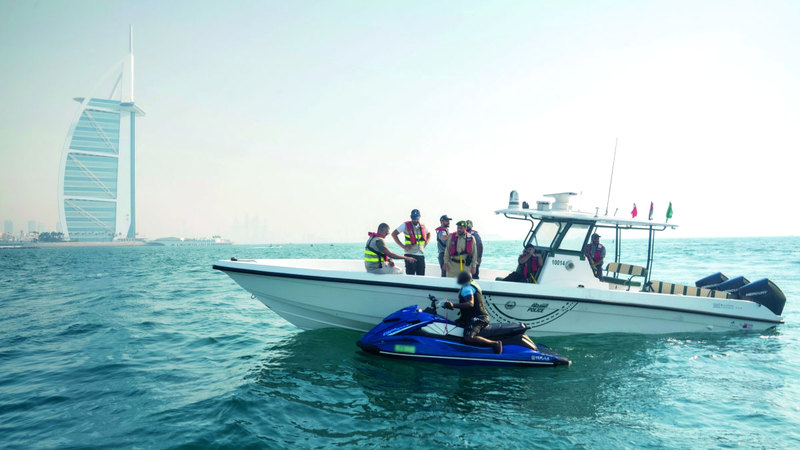 حملة تفتيشية على الدرّاجات المائية في دبي